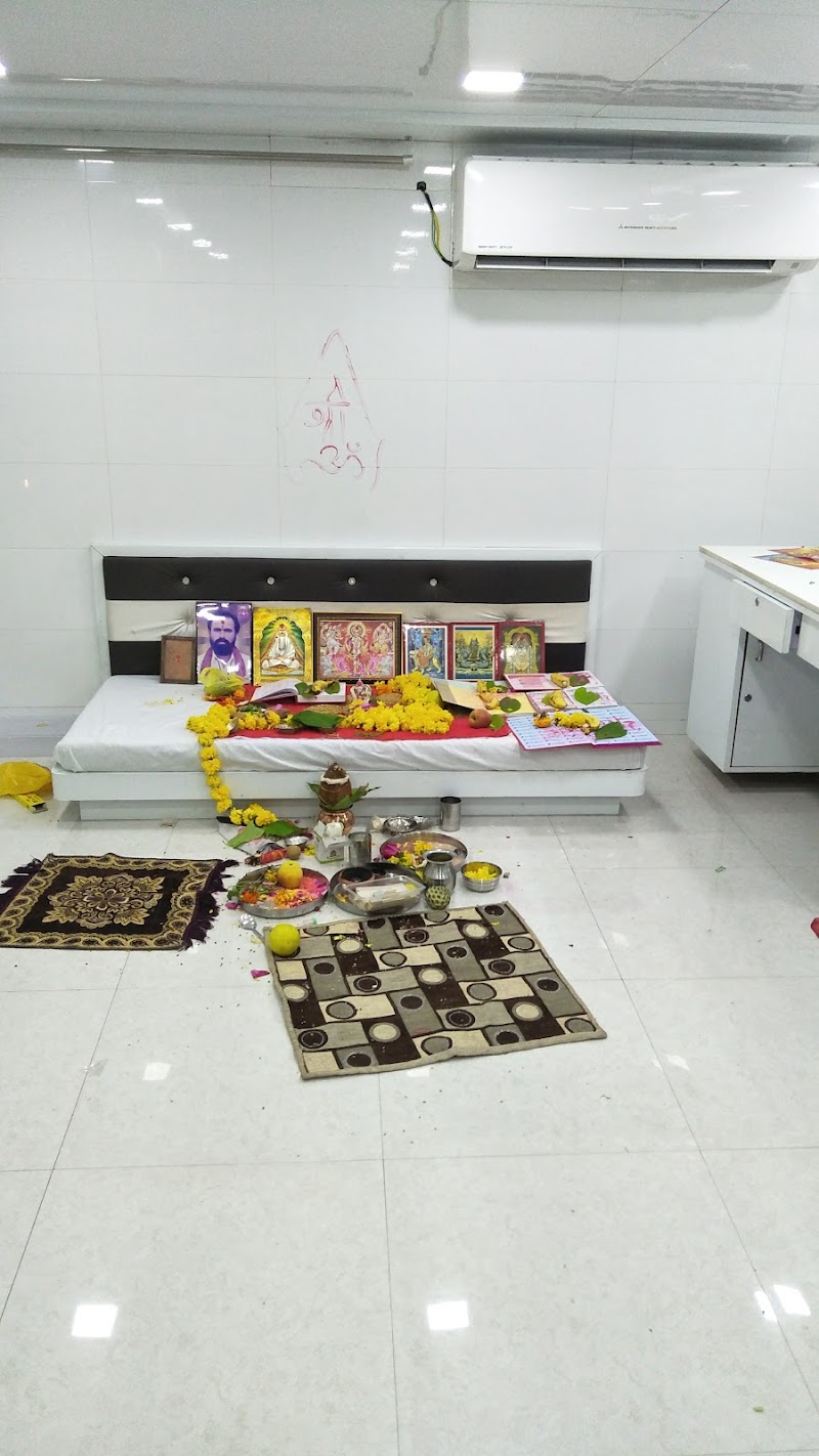 KASHI TEXTILE MARKET RING ROAD SURAT photo 1