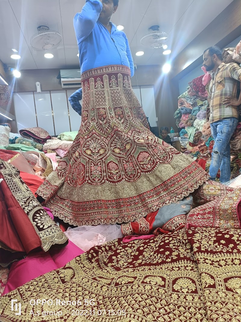 KASHI TEXTILE MARKET RING ROAD SURAT photo 2