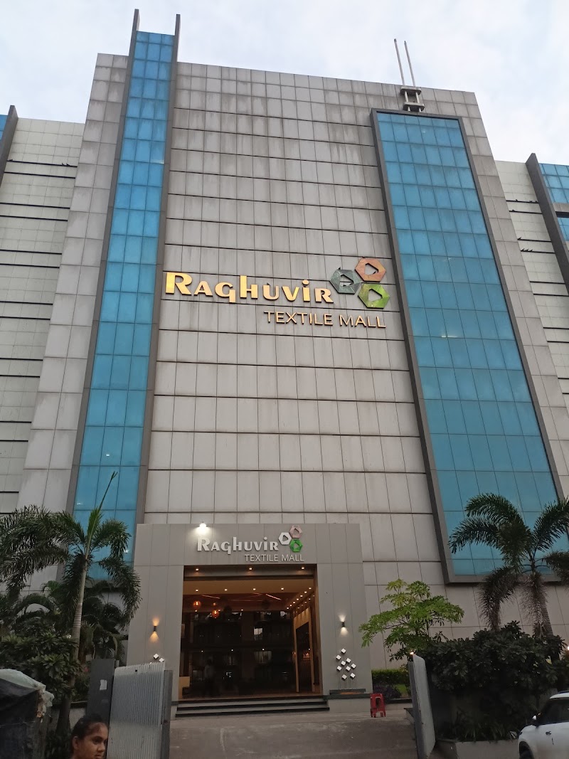 Raghuveer Textile Mall logo