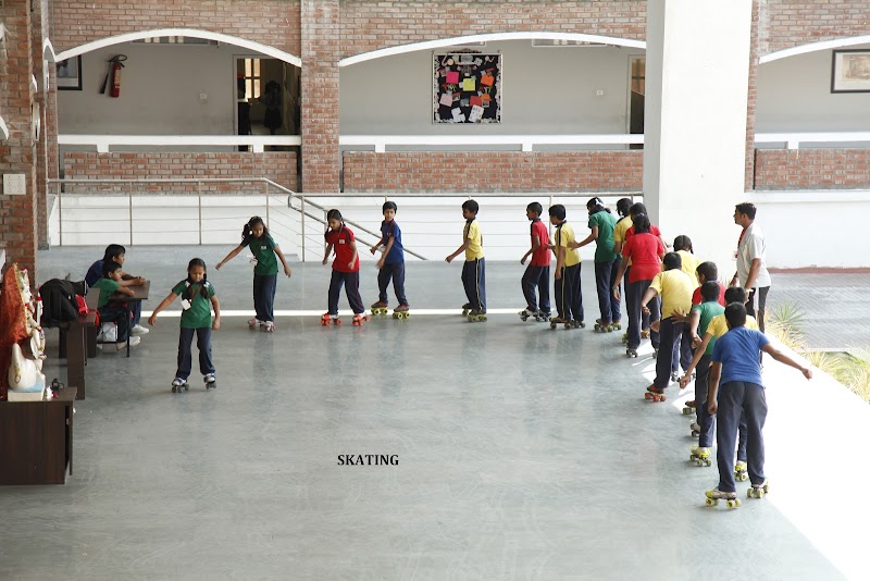 RMG Maheshwari English School photo 1