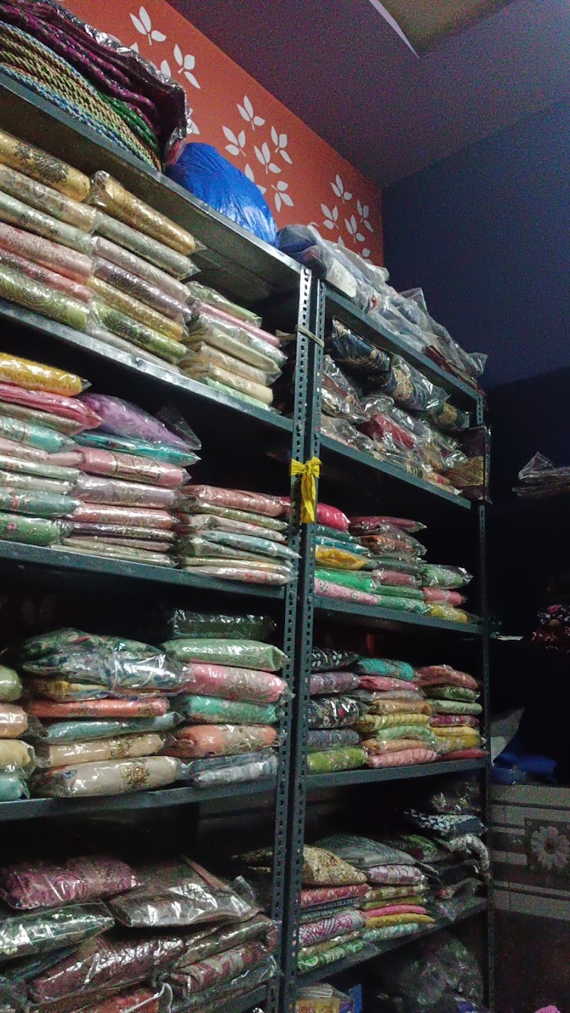 Tirupati Textiles Market photo 1